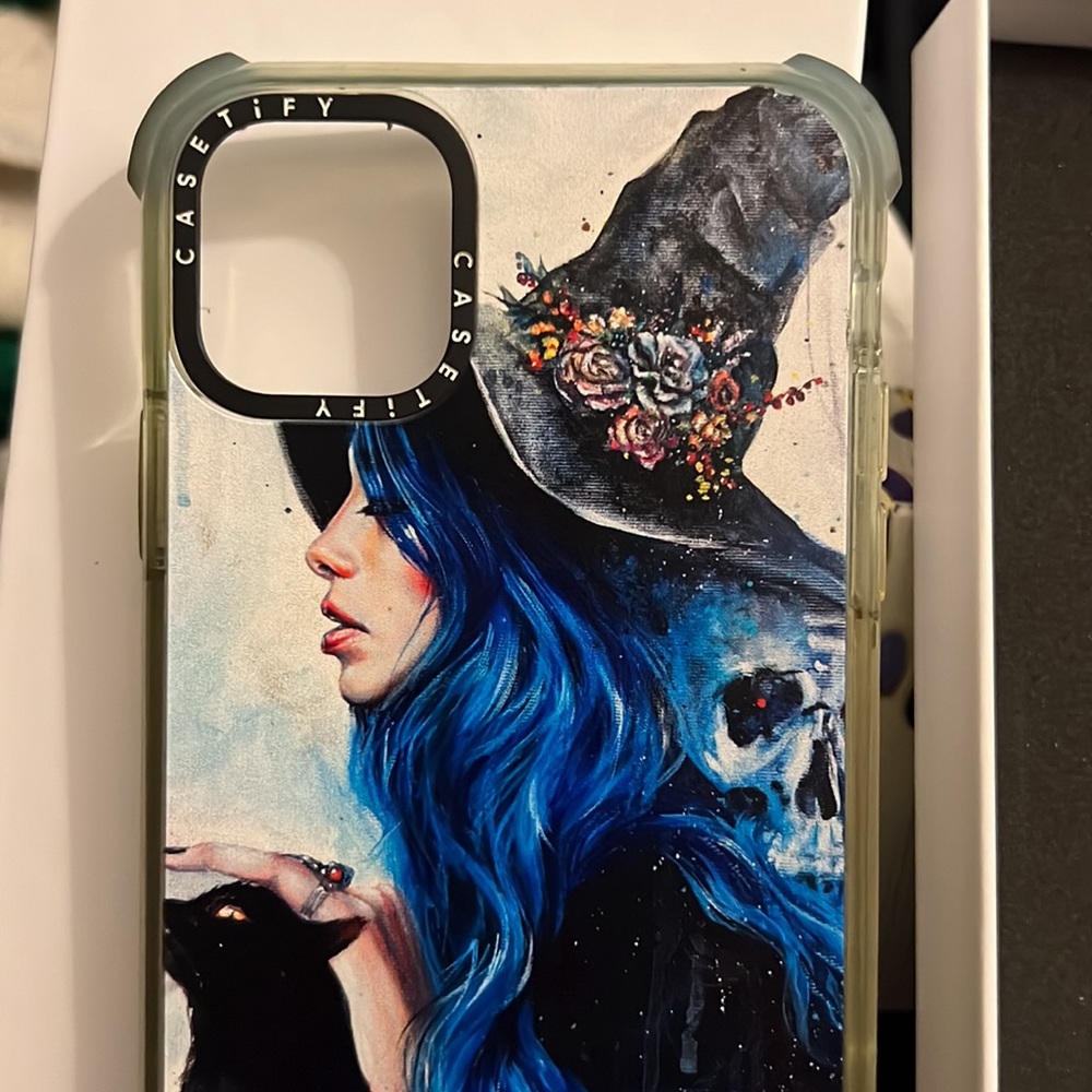Phone case - Picture 3 of 4